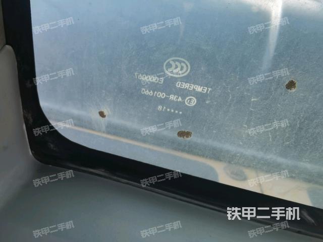 后窗玻璃角標（駕駛室部分）