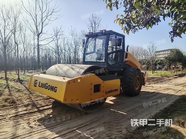 整機(jī)右后45°(設(shè)備外觀及核心部件) 整機(jī)右后45°(設(shè)備外觀及核心部件)