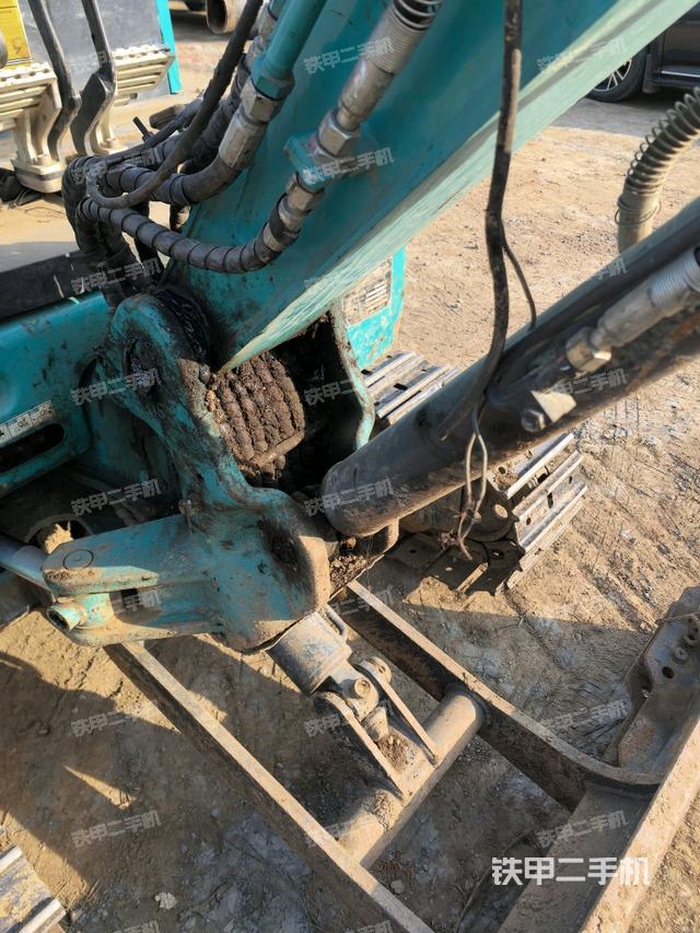 大臂根部?斜（工作和回轉(zhuǎn)裝置）