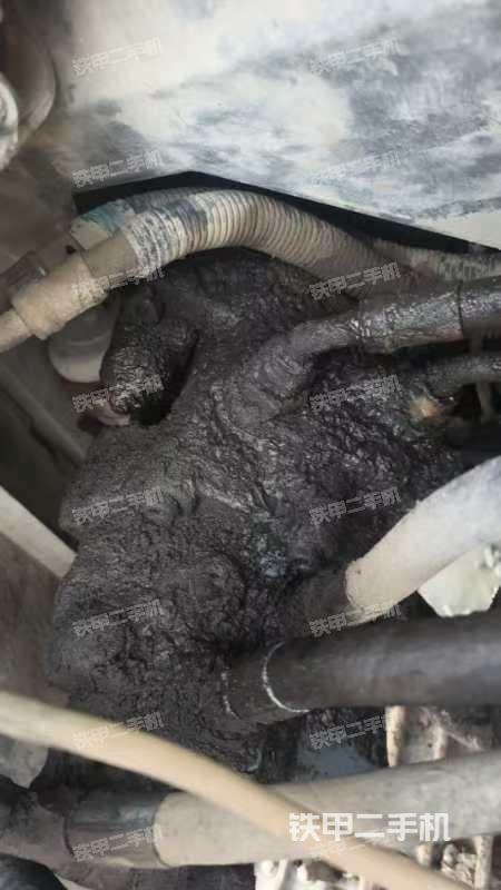 液壓泵艙室正面整體（整機(jī)外觀）