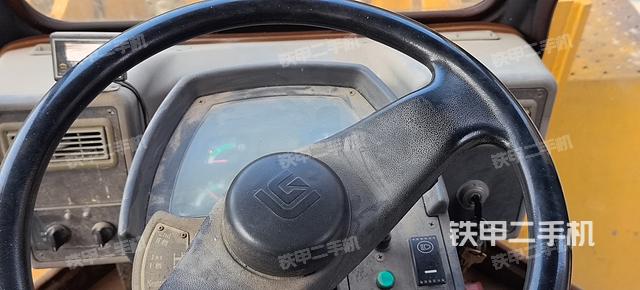 駕駛室操作臺(tái)（整機(jī)外觀及大件）