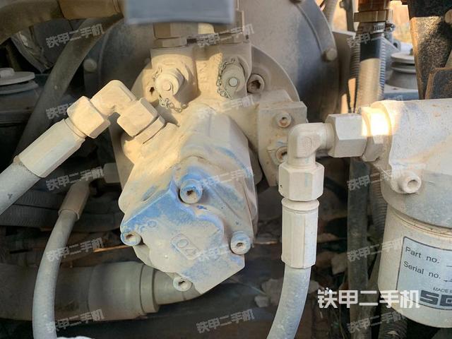 液壓泵艙室正面整體(整機(jī)外觀) 液壓泵艙室正面整體(整機(jī)外觀)