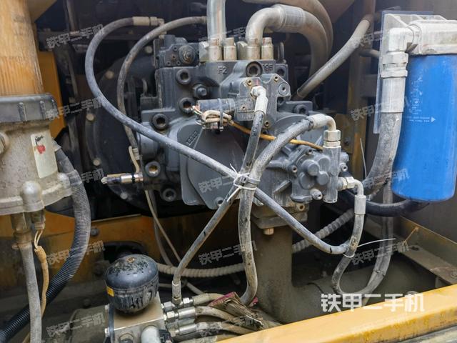 液壓泵斜45?左（大件艙室）