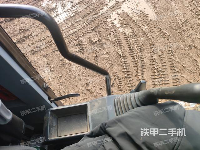 座椅左側(cè)控制臺(tái)/音響/含左手柄(駕駛室部分) 座椅左側(cè)控制臺(tái)/音響/含左手柄(駕駛室部分)