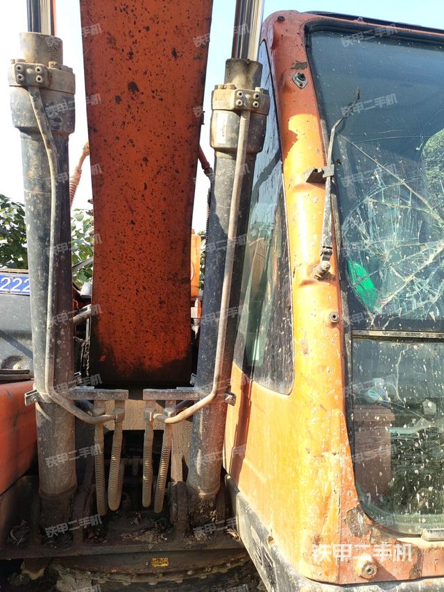 大臂油缸整體?豎拍(工作和回轉(zhuǎn)裝置) 大臂油缸整體?豎拍(工作和回轉(zhuǎn)裝置)