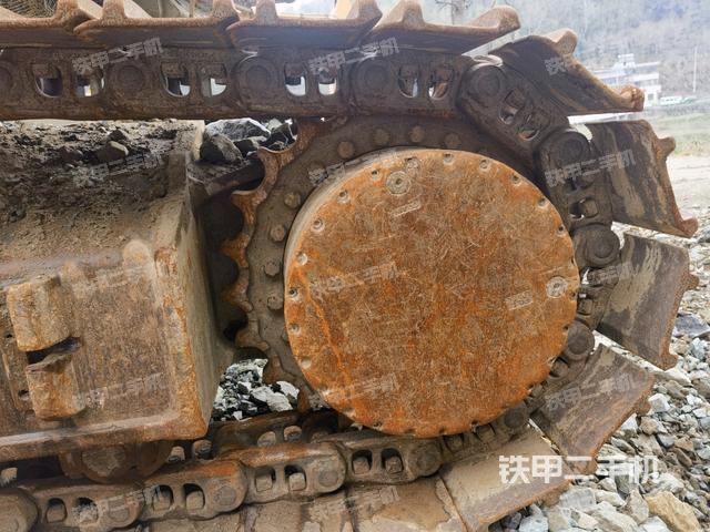 右驅(qū)動(dòng)輪（行走機(jī)構(gòu)）