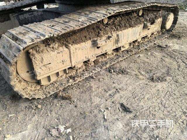 左側(cè)履帶整體?（行走機構(gòu)）