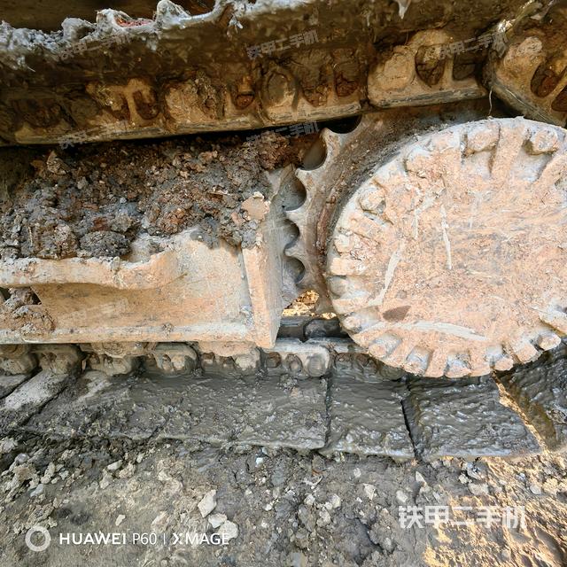 右驅(qū)動輪（行走機構(gòu)）