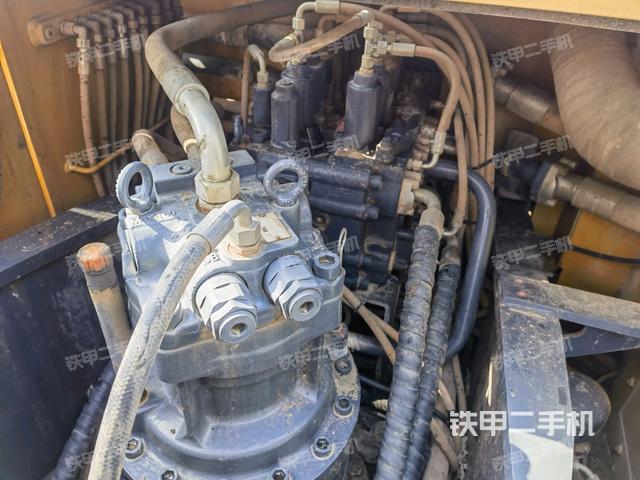 回轉(zhuǎn)馬達和主控閥（整機外觀）