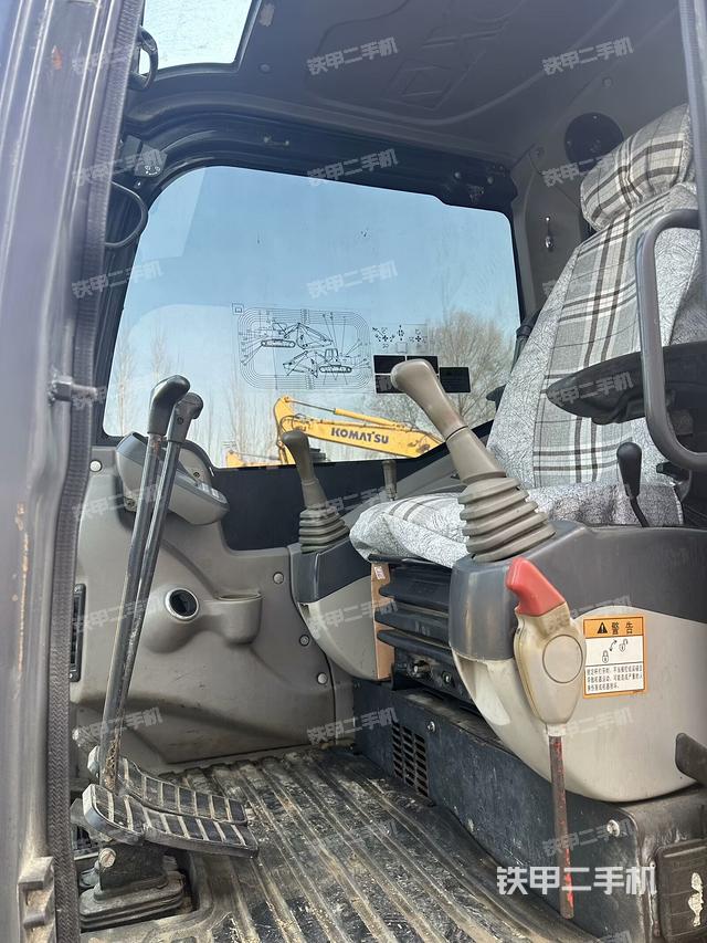 駕駛室頂部（整機(jī)外觀）