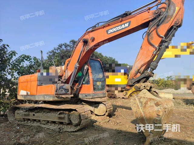 右前45(整機(jī)外觀) 右前45(整機(jī)外觀)