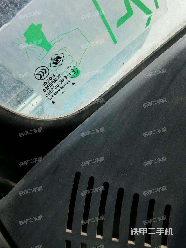 后窗玻璃角標(biāo)(駕駛室部分) 后窗玻璃角標(biāo)(駕駛室部分)