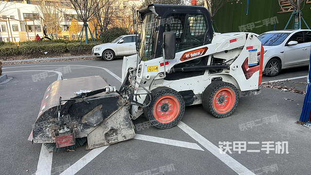 山猫S550滑移装载机