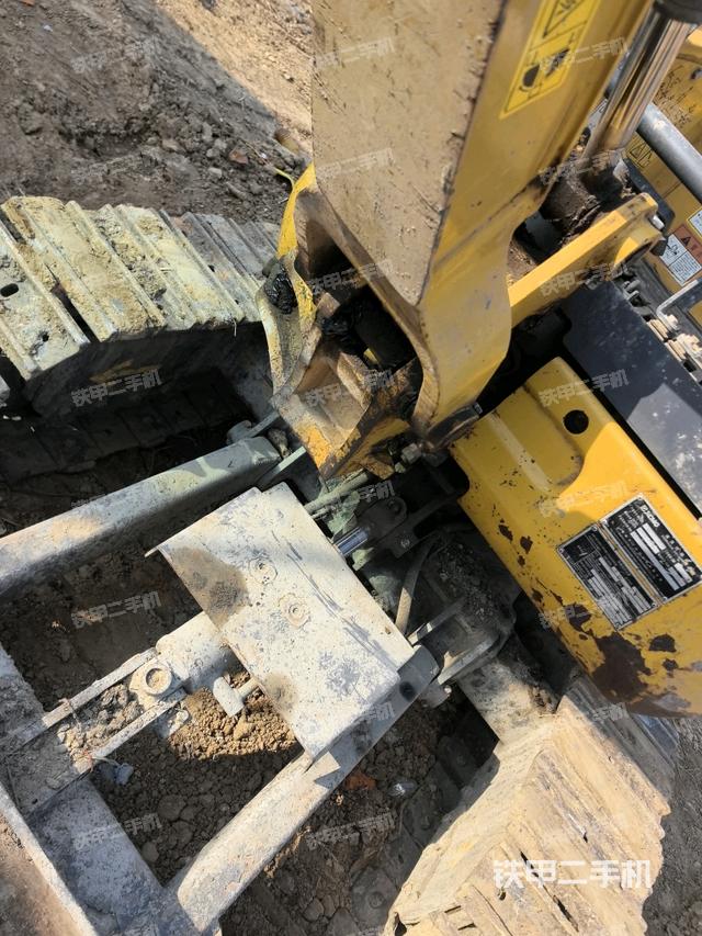 大臂根部?斜（工作和回轉(zhuǎn)裝置）