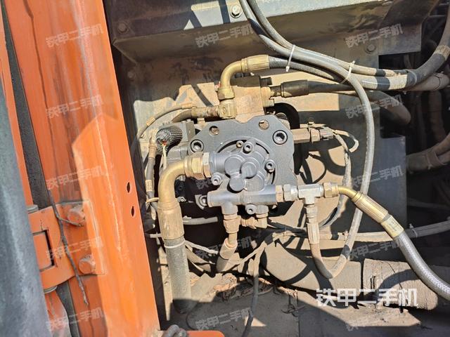 液壓泵斜45?左(大件艙室) 液壓泵斜45?左(大件艙室)