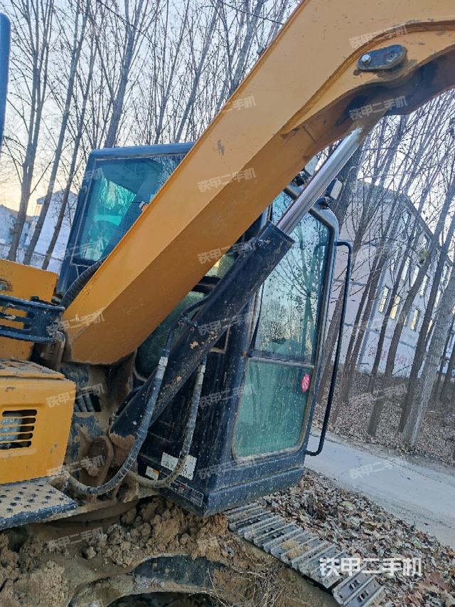 大臂根部?斜（工作和回轉(zhuǎn)裝置）