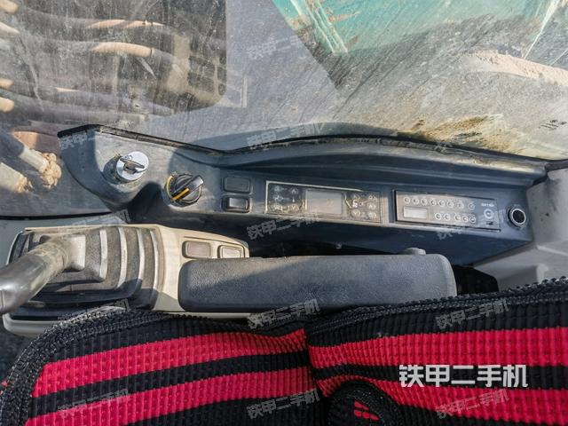 座椅右側(cè)控制臺/鑰匙門/油門/含右手柄（駕駛室部分）