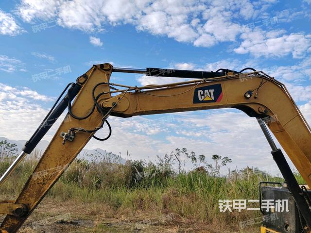 小臂整體右前(工作和回轉(zhuǎn)裝置) 小臂整體右前(工作和回轉(zhuǎn)裝置)
