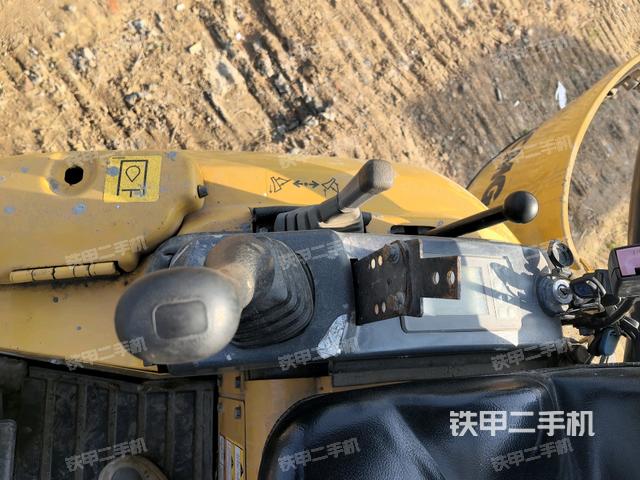 座椅右側(cè)控制臺/鑰匙門/油門/含右手柄（駕駛室部分）