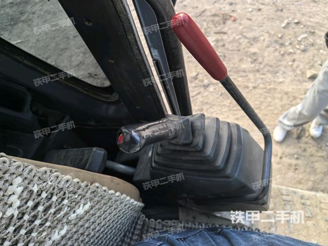 座椅左側(cè)控制臺/音響/含左手柄（駕駛室部分）