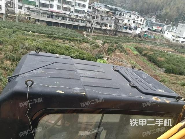 駕駛室頂部(整機外觀) 駕駛室頂部(整機外觀)