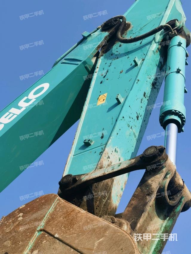 大臂油缸整體?豎拍(工作和回轉(zhuǎn)裝置) 大臂油缸整體?豎拍(工作和回轉(zhuǎn)裝置)