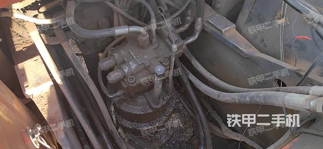 回轉(zhuǎn)馬達和主控閥（整機外觀）