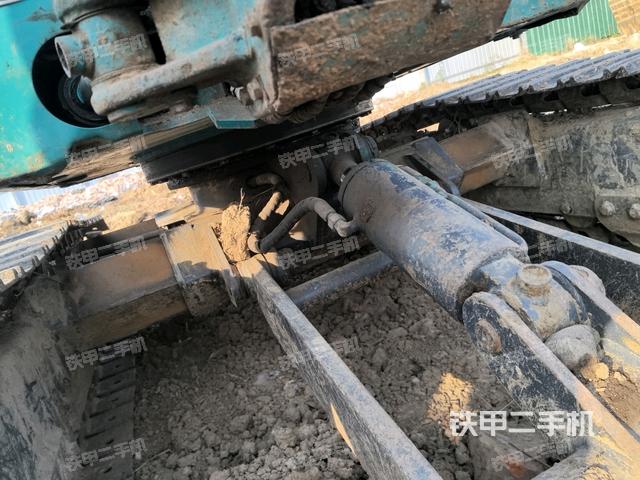 轉(zhuǎn)盤和下車架正前（工作和回轉(zhuǎn)裝置）