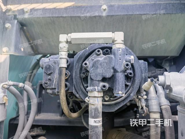 液壓泵斜45?左(大件艙室) 液壓泵斜45?左(大件艙室)
