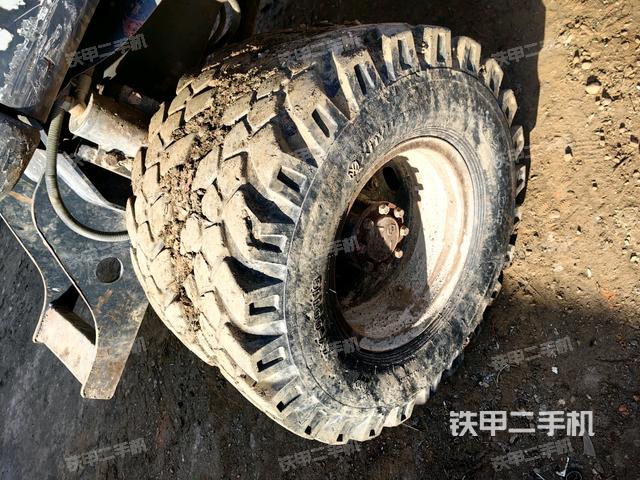 右驅(qū)動(dòng)輪（行走機(jī)構(gòu)）