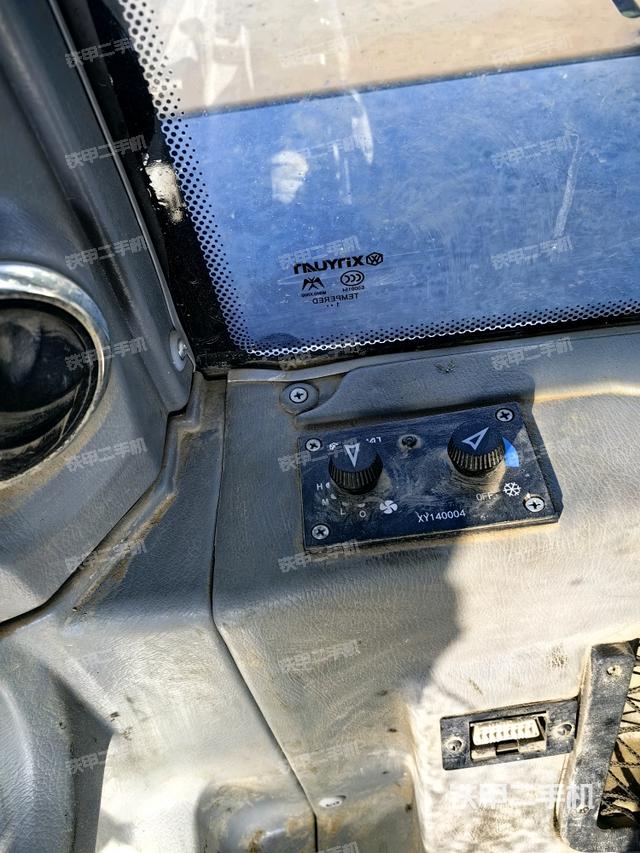 后窗玻璃角標(biāo)(駕駛室部分) 后窗玻璃角標(biāo)(駕駛室部分)