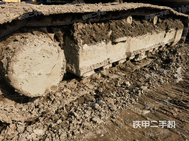 左側(cè)履帶整體?(行走機(jī)構(gòu)) 左側(cè)履帶整體?(行走機(jī)構(gòu))