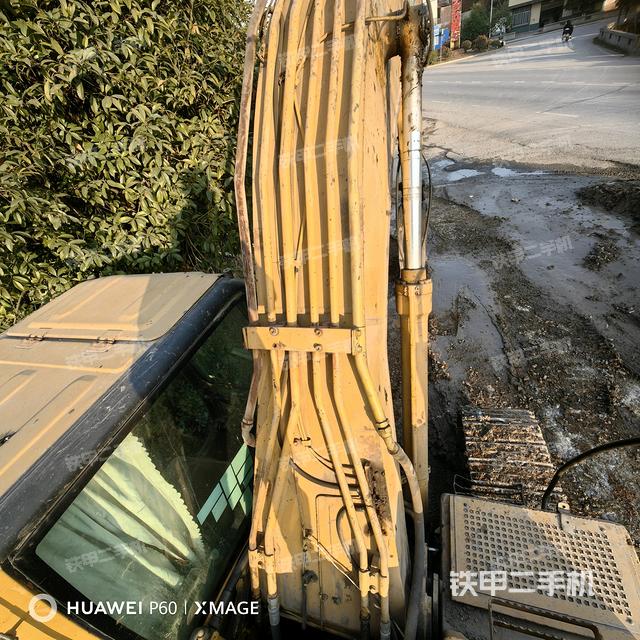 大臂背部俯視（工作和回轉(zhuǎn)裝置）