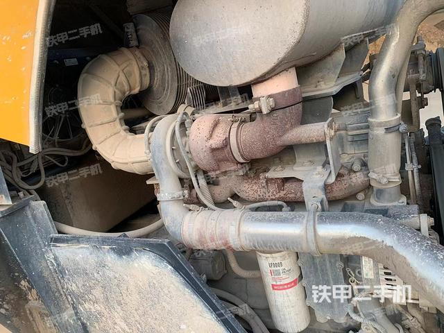 發(fā)動(dòng)機(jī)右側(cè)（整機(jī)外觀及大件）