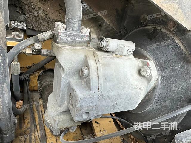 液壓泵艙室正面整體（整機(jī)外觀）