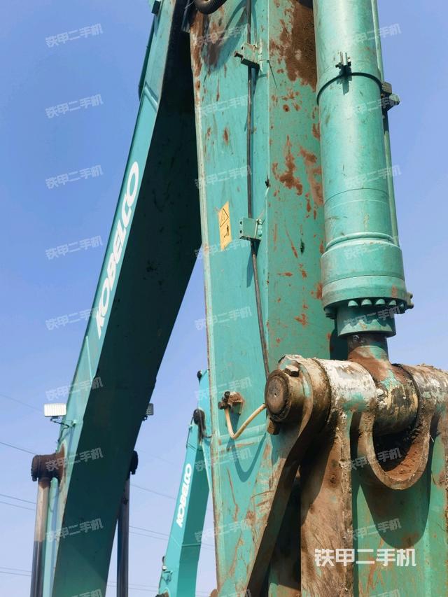 大臂油缸整體?豎拍（工作和回轉(zhuǎn)裝置）