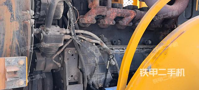 發(fā)動(dòng)機(jī)右側(cè)（整機(jī)外觀及大件）