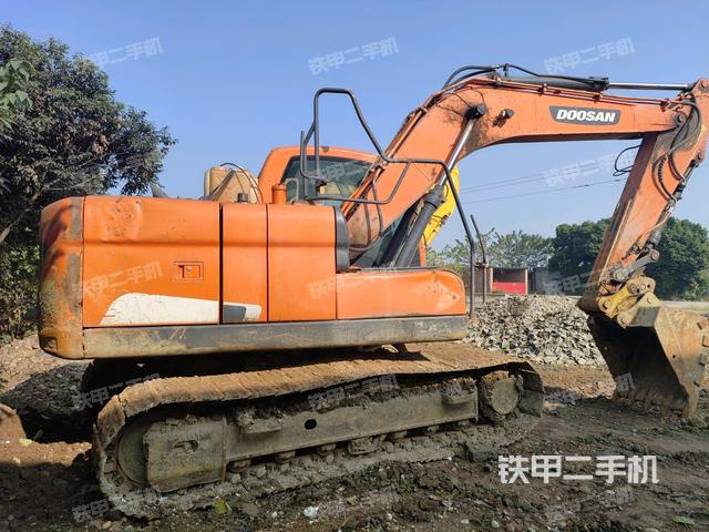 右后45(整機(jī)外觀) 右后45(整機(jī)外觀)