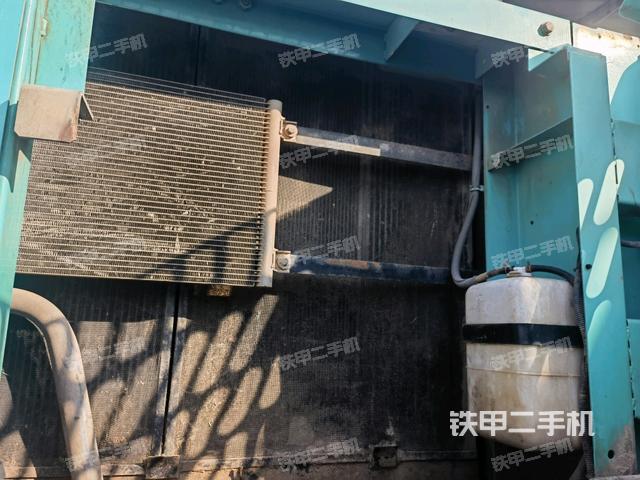 散熱器正面(大件艙室) 散熱器正面(大件艙室)