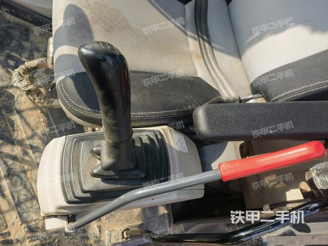 座椅左側(cè)控制臺(tái)/音響/含左手柄（駕駛室部分）