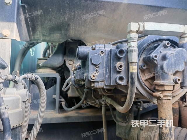 液壓泵斜45?左(大件艙室) 液壓泵斜45?左(大件艙室)