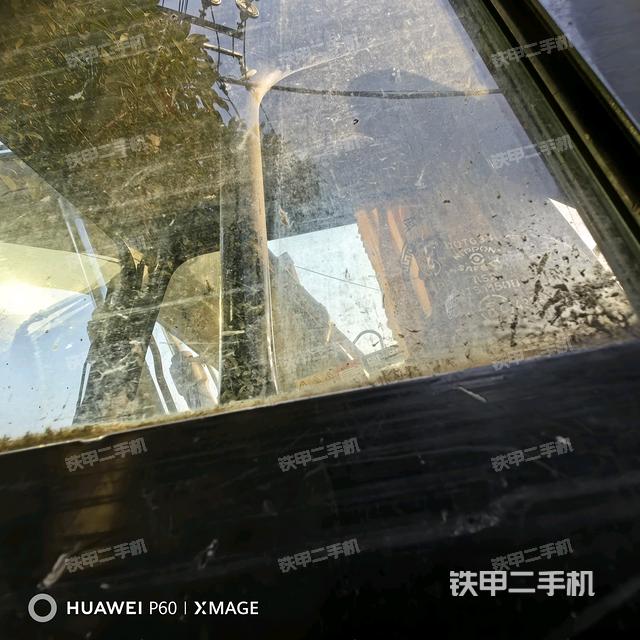 后窗玻璃角標（駕駛室部分）