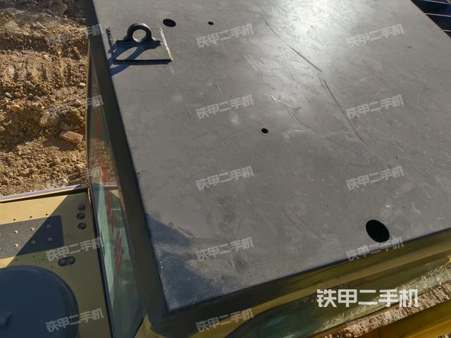 駕駛室頂部（整機外觀）