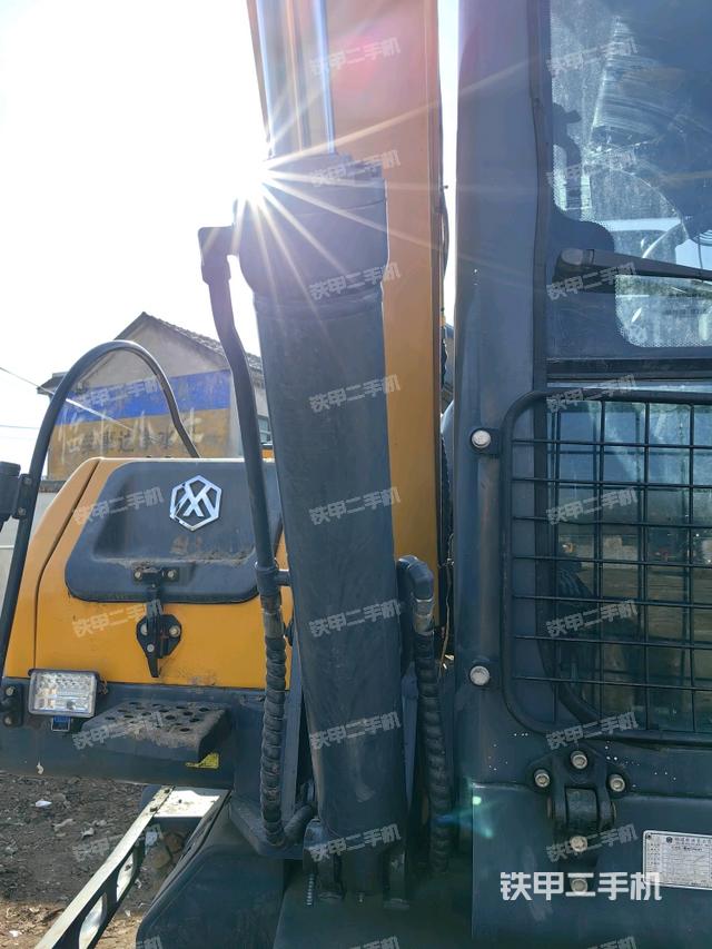 大臂根部?斜（工作和回轉(zhuǎn)裝置）