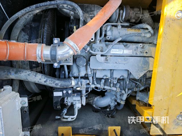 發(fā)動機整體俯視(整機外觀) 發(fā)動機整體俯視(整機外觀)