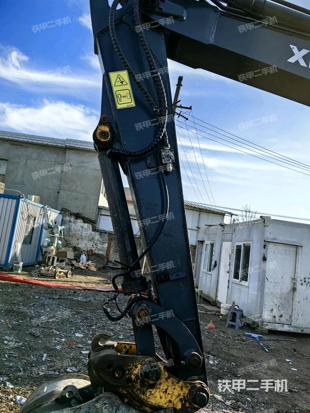 小臂整體左后(工作和回轉(zhuǎn)裝置) 小臂整體左后(工作和回轉(zhuǎn)裝置)