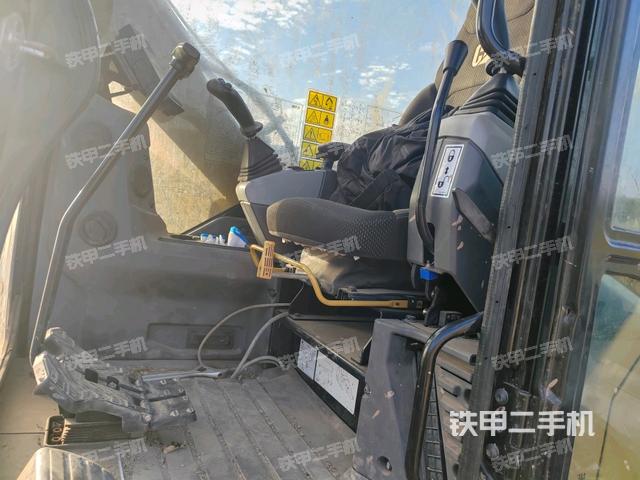 ?駕駛室正側(cè)(駕駛室部分) ?駕駛室正側(cè)(駕駛室部分)