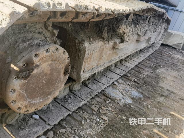 左側(cè)履帶整體?(行走機(jī)構(gòu)) 左側(cè)履帶整體?(行走機(jī)構(gòu))