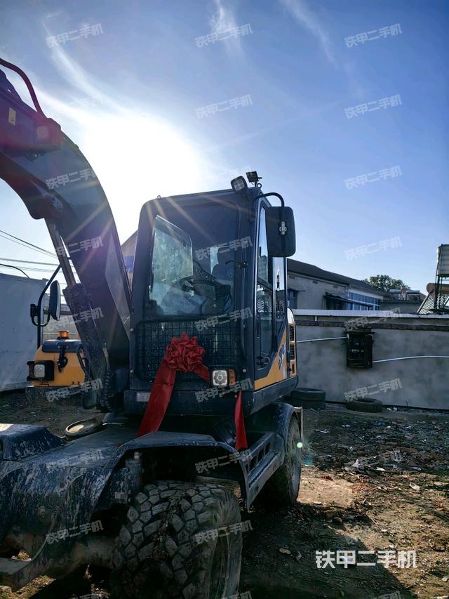 左后45(整機(jī)外觀) 左后45(整機(jī)外觀)