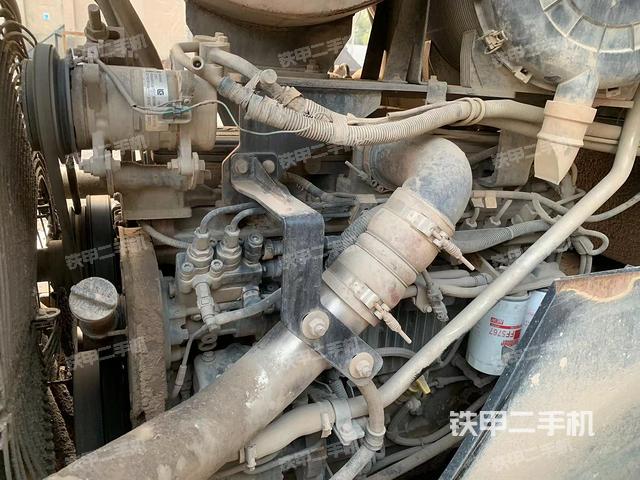 發(fā)動(dòng)機(jī)左側(cè)（整機(jī)外觀及大件）